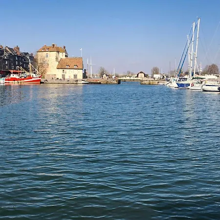 Hotel en barco Floating House With Terrace In