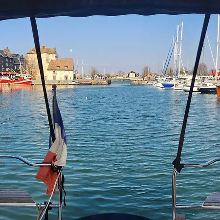 Floating House With Terrace In Hotel en barco *